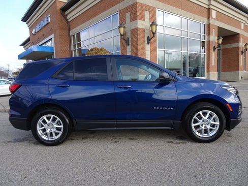 Certified 2022 Chevrolet Equinox LS w/ LS Convenience Package image 2