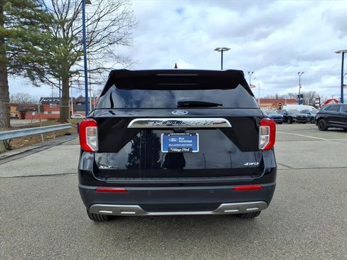 Used 2023 Ford Explorer XLT w/ Equipment Group 202A image 7