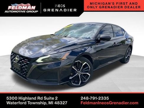 Used 2023 Nissan Altima 2.5 SR AWD/4WD image 1