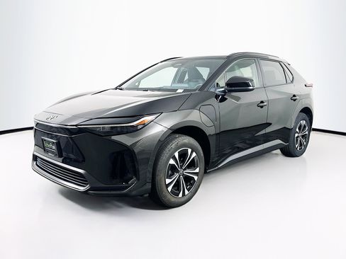 Used 2024 Toyota bZ4X XLE w/ Weather Package image 3