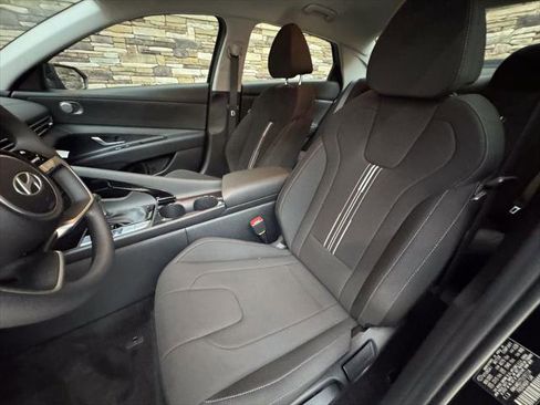 New 2026 Hyundai Elantra Hybrid FWD image 17