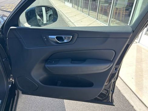 Certified 2025 Volvo XC60 B5 Plus image 14