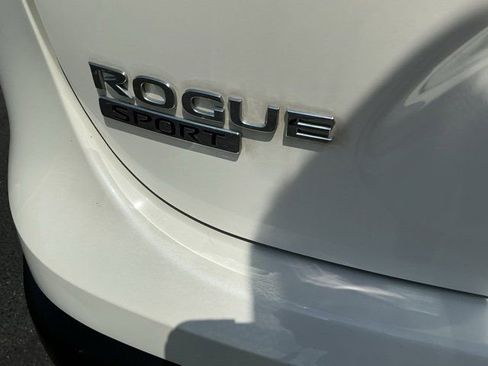 Used 2020 Nissan Rogue Sport SL w/ Premium Package FWD image 6
