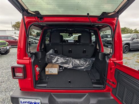 New 2025 Jeep Wrangler Sport S image 9