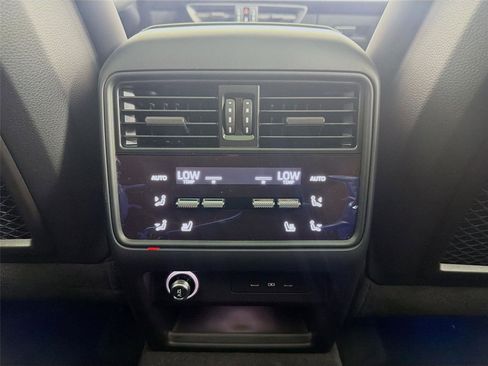 New 2025 Porsche Cayenne image 21