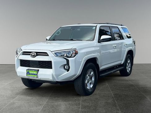Used 2021 Toyota 4Runner SR5 image 3