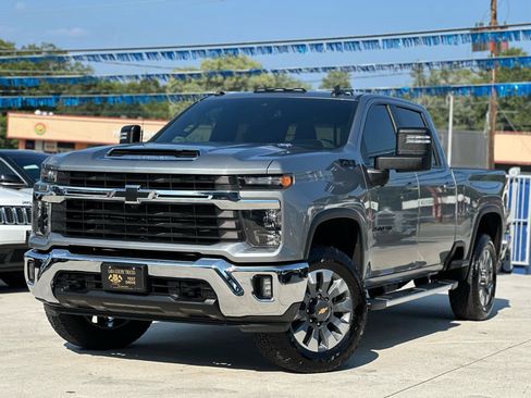 Used 2024 Chevrolet Silverado 2500 LT w/ All Star Edition AWD/4WD image 3