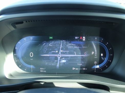 Used 2025 Volvo XC40 B5 Plus image 29