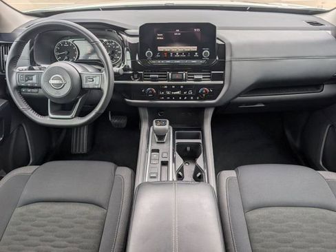 Used 2025 Nissan Pathfinder SV FWD image 24