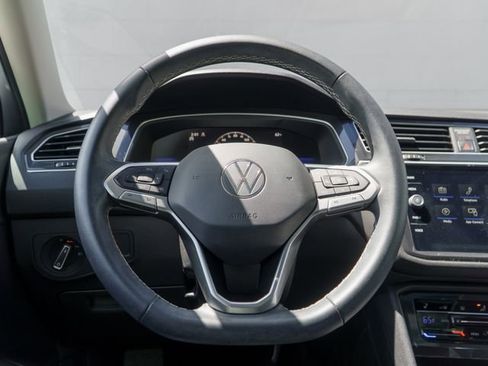 Used 2023 Volkswagen Tiguan SE w/ Panoramic Sunroof Package AWD/4WD image 22
