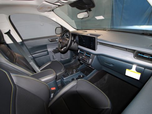 New 2026 Ford Maverick Lobo AWD/4WD image 19