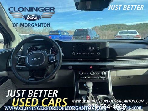 Used 2023 Kia Carnival LX image 18