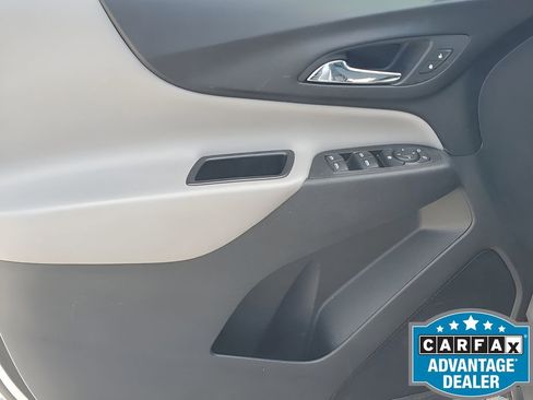 Used 2021 Chevrolet Equinox LS image 41