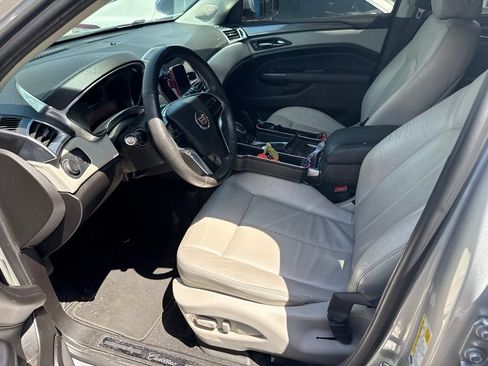 Used 2016 Cadillac SRX FWD image 2