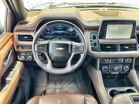 Used 2023 Chevrolet Suburban High Country w/ Advanced Technology Package RWD image 14