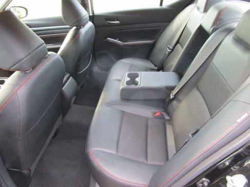 Used 2023 Nissan Altima 2.5 SR image 16