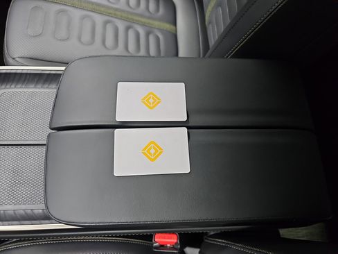 Used 2025 Rivian R1T Adventure image 29