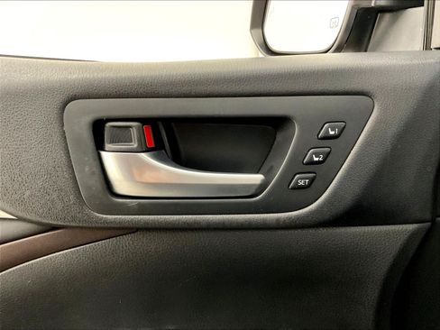 Used 2016 Toyota Highlander Limited AWD/4WD image 37