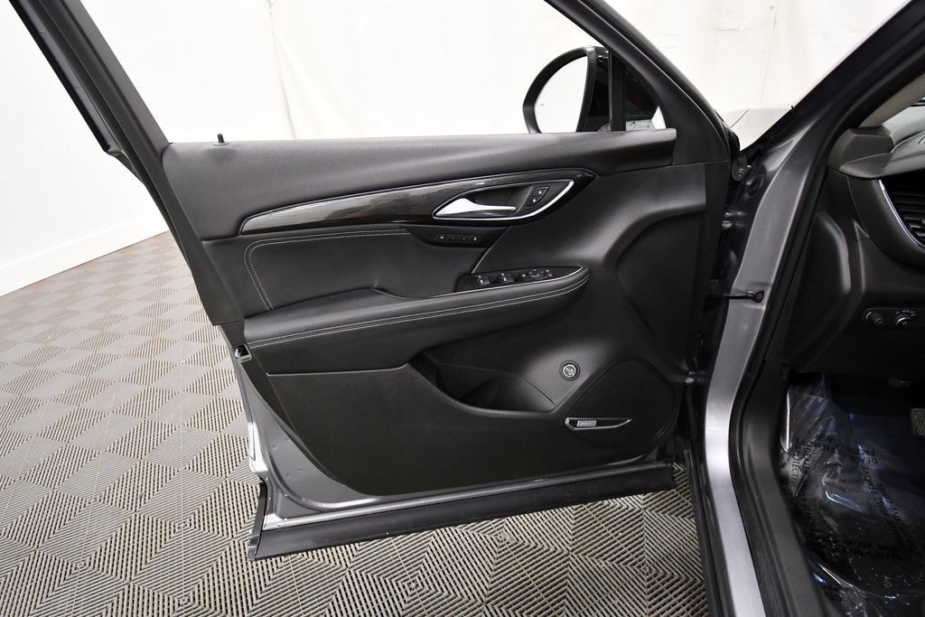 Used 2021 Buick Envision Essence w/ Technology Package I AWD/4WD image 13