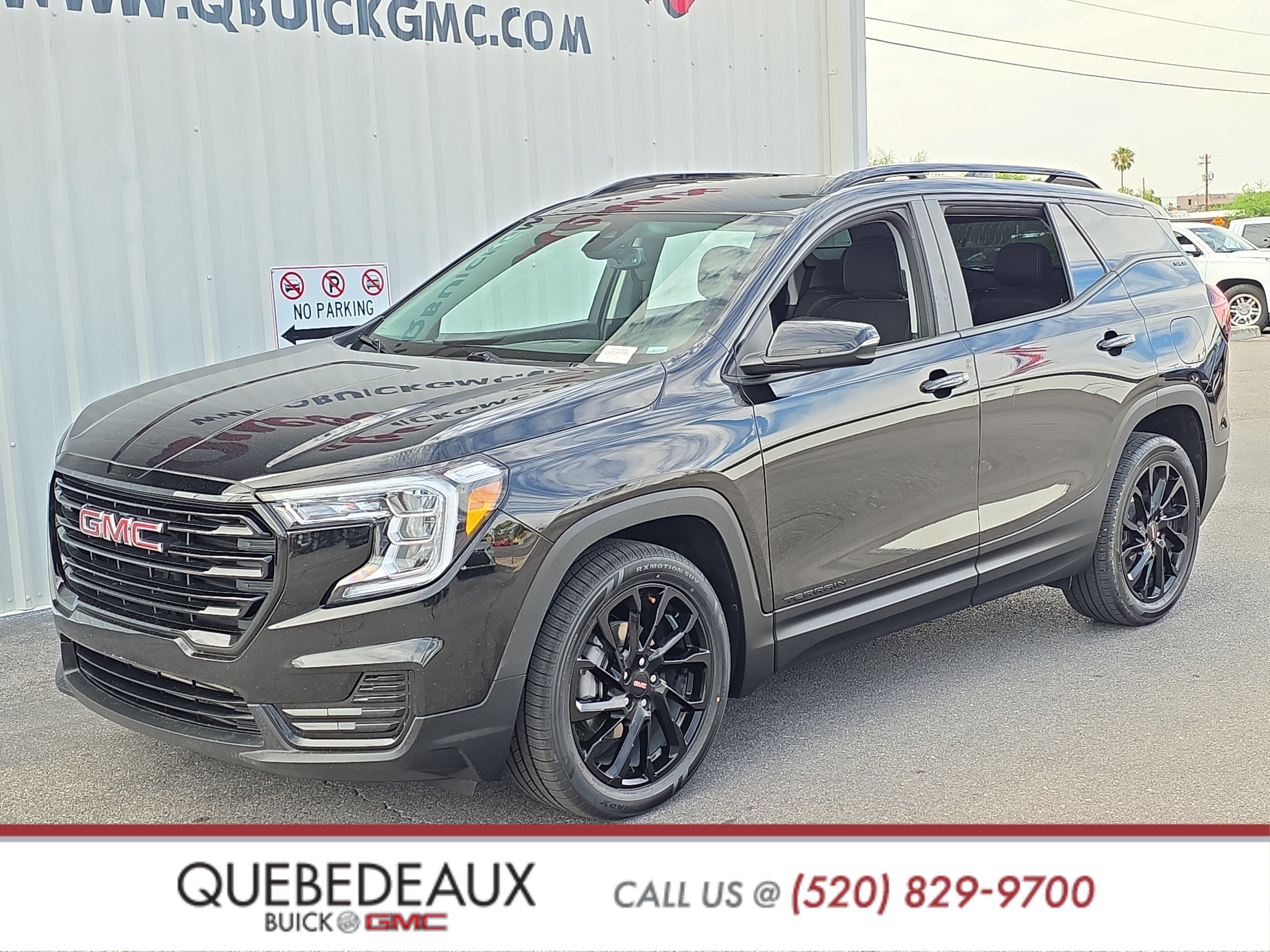 Used 2024 GMC Terrain SLE w/ Driver Convenience Package FWD image 3