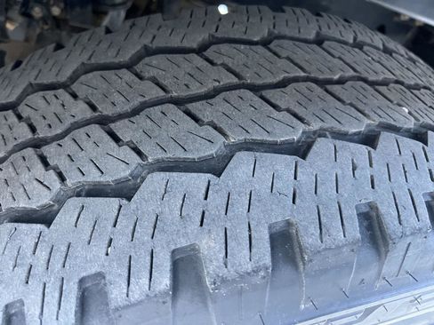 Used 2024 Ford F250 Platinum image 9