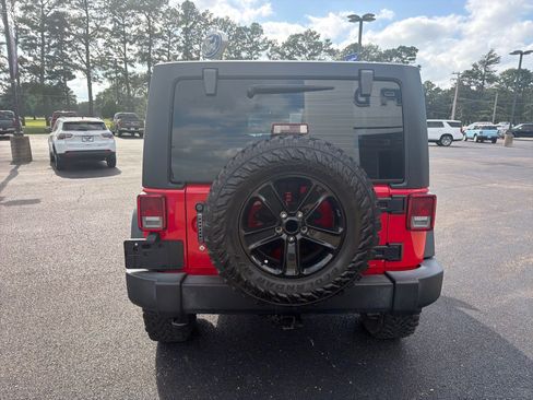 Used 2017 Jeep Wrangler Unlimited Sport w/ Connectivity Group AWD/4WD image 8
