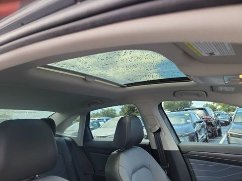 Certified 2025 Volkswagen Jetta SEL FWD image 9
