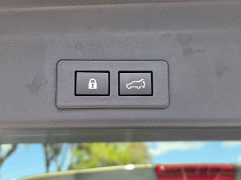 Certified 2025 Subaru Ascent Premium image 10