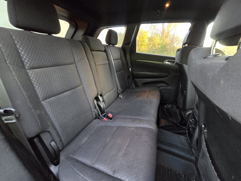 Used 2018 Jeep Grand Cherokee Laredo AWD/4WD image 24
