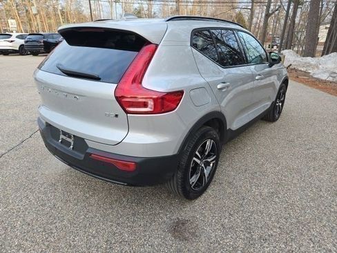 Used 2023 Volvo XC40 B5 Plus w/ Driver Assist Package AWD/4WD image 5