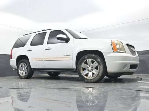 Used 2011 GMC Yukon SLT w/ Regional Value Package RWD image 46
