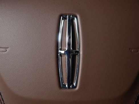 Used 2025 Lincoln Aviator Reserve w/ Equipment Group 201A AWD/4WD image 37