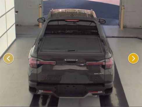 Used 2025 Hyundai Santa Cruz Limited image 6