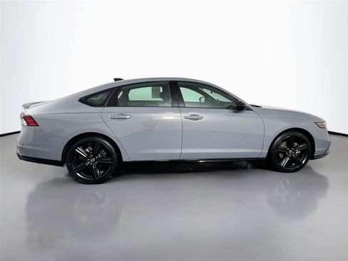 Used 2023 Honda Accord Sport image 7