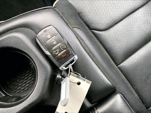 Used 2020 RAM 1500 Laramie image 10