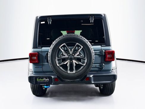 Used 2024 Jeep Wrangler Unlimited w/ Convenience Group AWD/4WD image 7