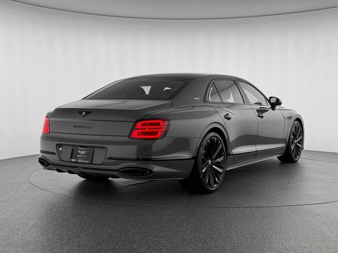 Used 2025 Bentley Flying Spur Plug-In Hybrid AWD/4WD image 6