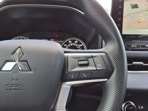 New 2026 Mitsubishi Outlander ES FWD image 18
