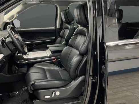 Used 2025 Lincoln Navigator L Reserve AWD/4WD image 9