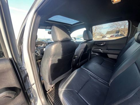 Used 2020 Toyota Tacoma TRD Sport w/ TRD Premium Sport Package image 25