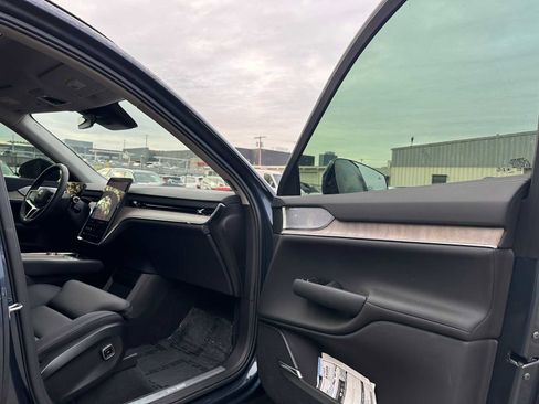 Used 2025 Volvo EX90 Ultra image 11