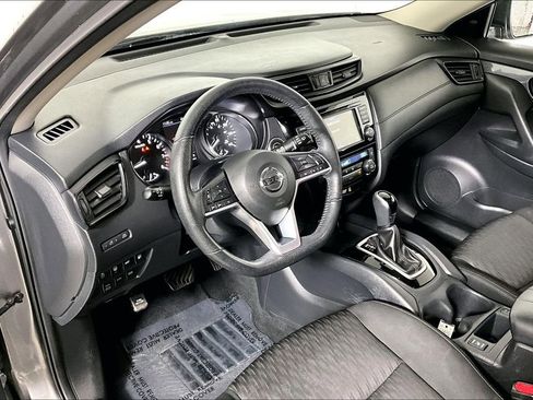 Used 2019 Nissan Rogue SV image 13