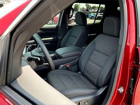 New 2025 Chevrolet Traverse LT w/ Driver Confidence Package image 9