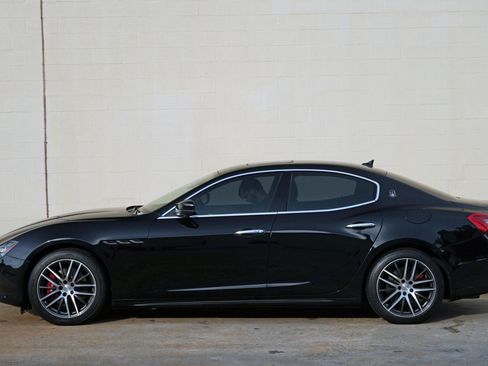 Used 2017 Maserati Ghibli w/ Luxury Package RWD image 48