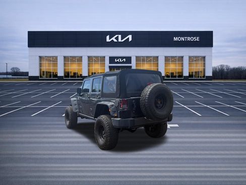 Used 2017 Jeep Wrangler Unlimited Sport AWD/4WD image 8