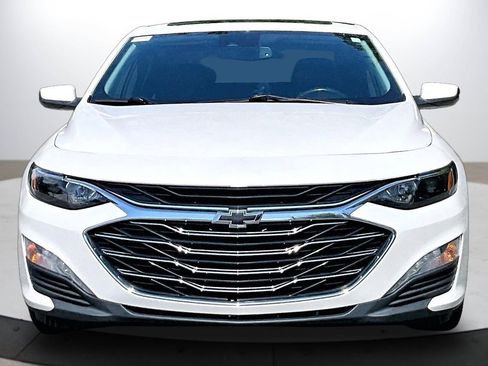 Used 2019 Chevrolet Malibu Hybrid w/ Leather Package FWD image 3
