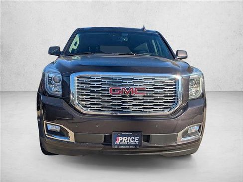 Used 2018 GMC Yukon Denali image 2