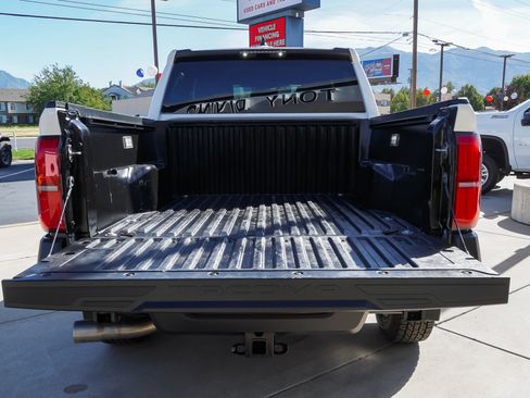 Used 2024 Toyota Tacoma SR w/ SR Upgrade Package AWD/4WD image 14
