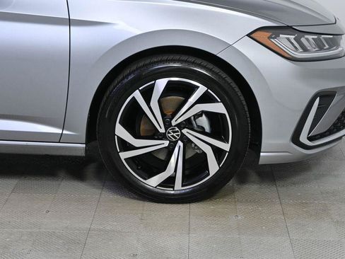 Used 2025 Volkswagen Jetta SEL FWD image 38