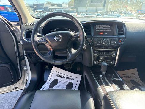 Used 2019 Nissan Pathfinder SL w/ Rock Creek Edition image 13